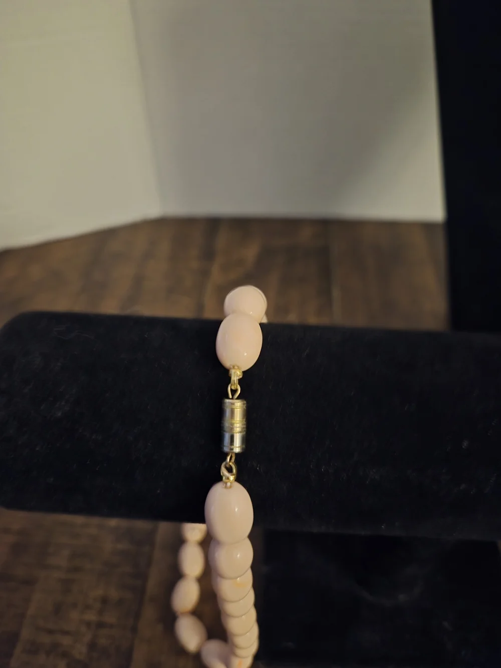 Classic Cream Bead Necklace - Unbranded